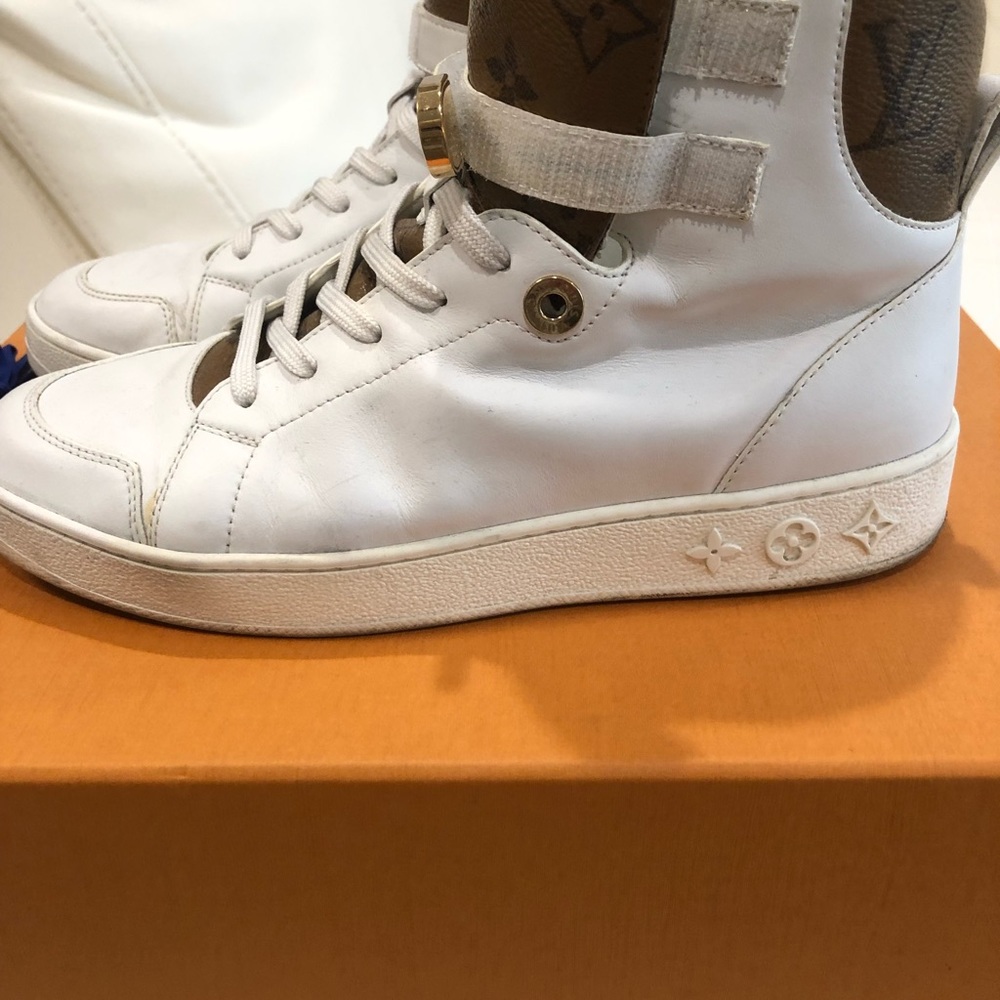 Sneakers - Picture 1 of 2